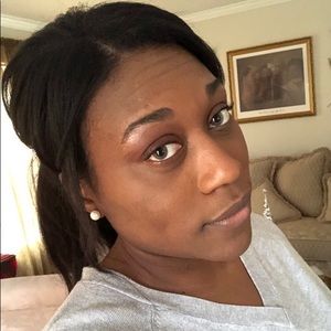 Meet your Posher, Alicia